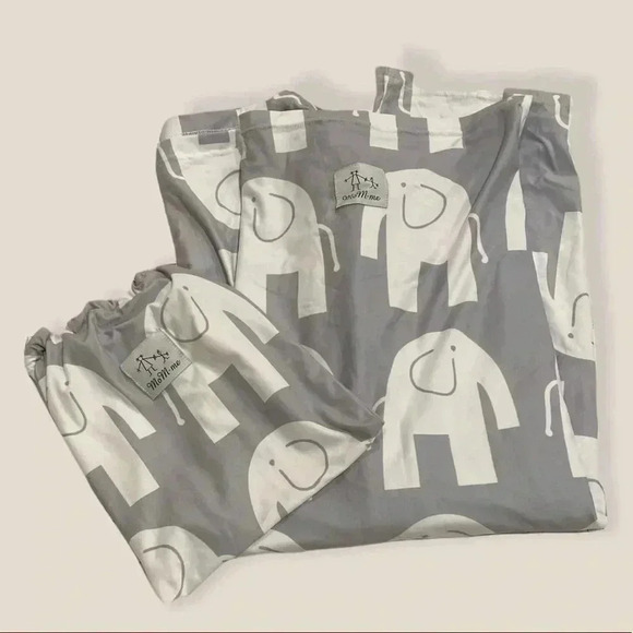 MoM-me Nursing Cover, Multi use for Baby Car Seat Cover, Breastfeeding, Canopy, - Picture 3 of 5